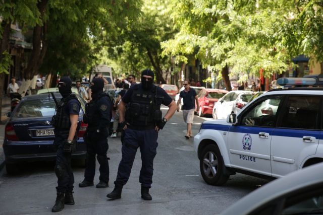 Επιχείρηση της ΕΛ.ΑΣ. στα Εξάρχεια – Εκκενώθηκαν σπίτια που τελούσαν υπό κατάληψη