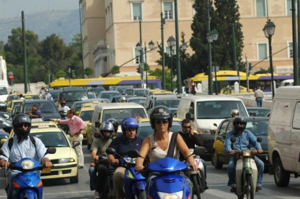 Φθηνότερα κράνη για δικυκλιστές – Πόσο μειώνεται ο ΦΠΑ