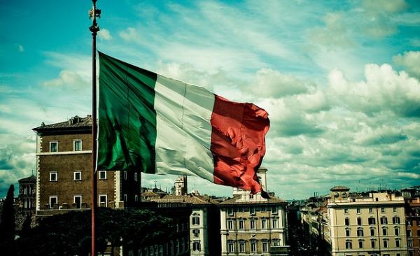 Στη δίνη της πολιτικής κρίσης η Ιταλία – Όλοι εναντίον όλων