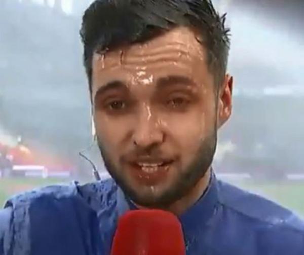 Αδιάβροχο… ρεπορτάζ