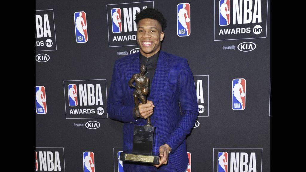 Αντετοκούνμπο: Απίστευτο κινέζικο τραγούδι για τον Greek Freak