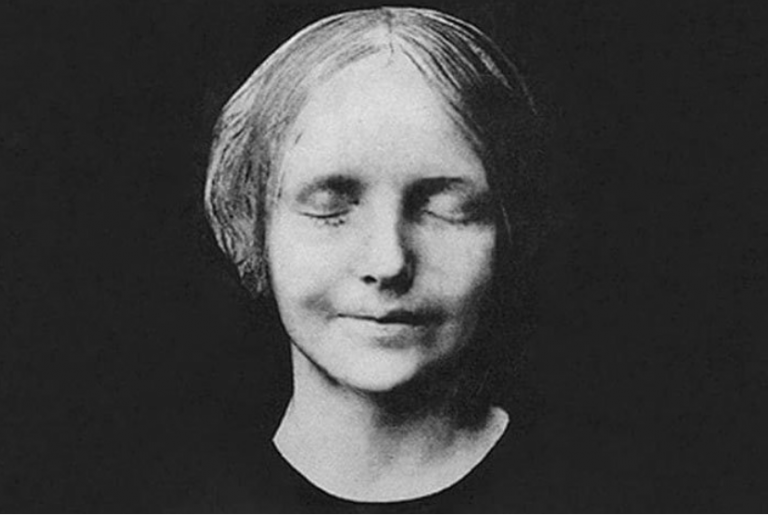 Το μυστήριο της άγνωστης καλλονής που σώζει ζωές