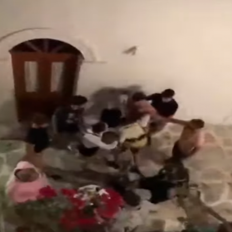 ΕΔΕ για τον ξυλοδαρμό στην Αντίπαρο που κατέγραψε ο γιος του Τομ Χανκς