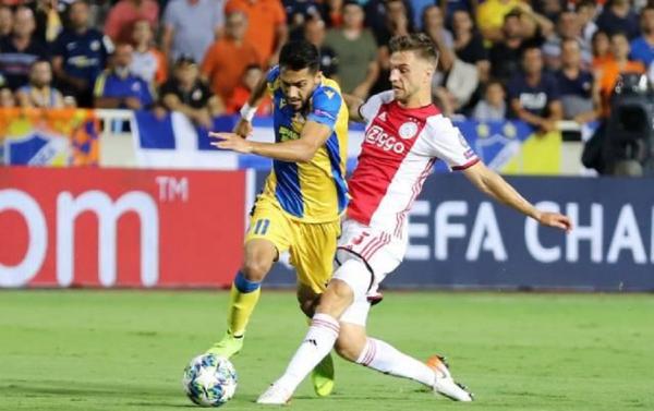 Κοίταξε στα μάτια τον Άγιαξ ο ΑΠΟΕΛ, ανοικτή η πρόκριση