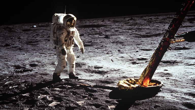 Αστροναύτης του Apollo 11 μιλάει για τη «ζωή έξω από τη Γη»