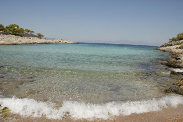 Απόνησος: Η εξωτική ομορφιά στο Αγκίστρι