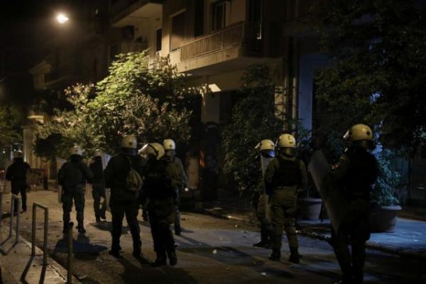 Καταγγελίες για πυροβολισμούς – Εφοδος της αστυνομίας τη νύχτα στα Εξάρχεια