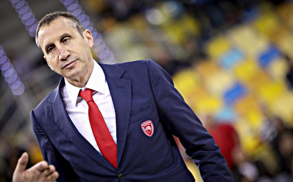 Συγκινητικό tweet του Ερυθρού Αστέρα για τον Μπλατ