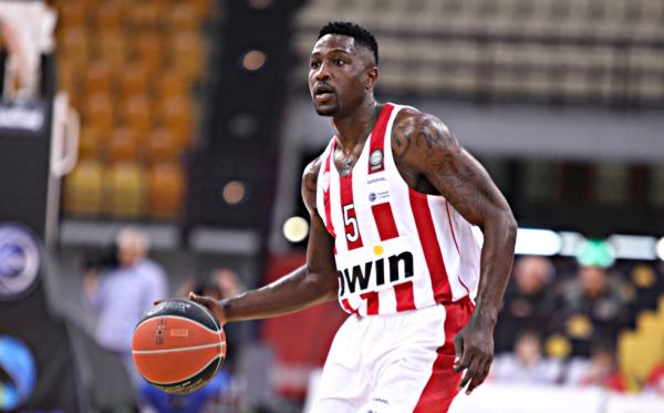 Πρώτη φορά σε ποδοσφαιρικό ματς ο Τσέρι για χάρη του Ολυμπιακού