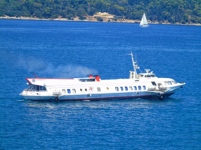 Επιστρέφει στον Πειραιά το «Flying Dolphin 29»