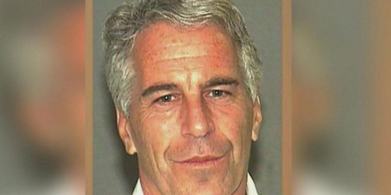 Ποιος ήταν ο Τζέφρι Έπσταϊν: Η καταδίκη για παιδεραστία, οι σκλάβες του σεξ και οι σχέσεις με τον Τραμπ