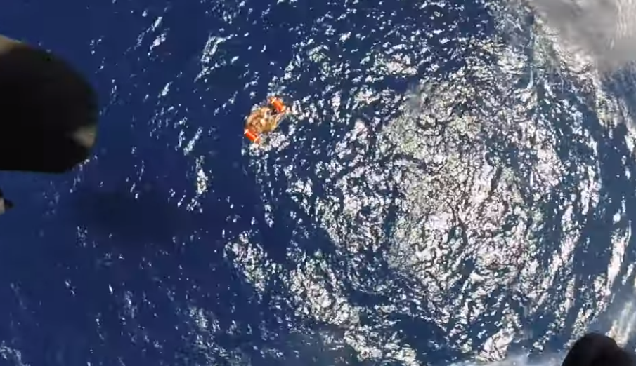 Σκηνή από Τζέιμς Μποντ: Διάσωση ναυαγού με ελικόπτερο