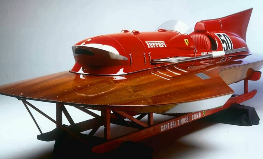 Η μοναδική «πλωτή» Ferrari αναζητά νέο ιδιοκτήτη