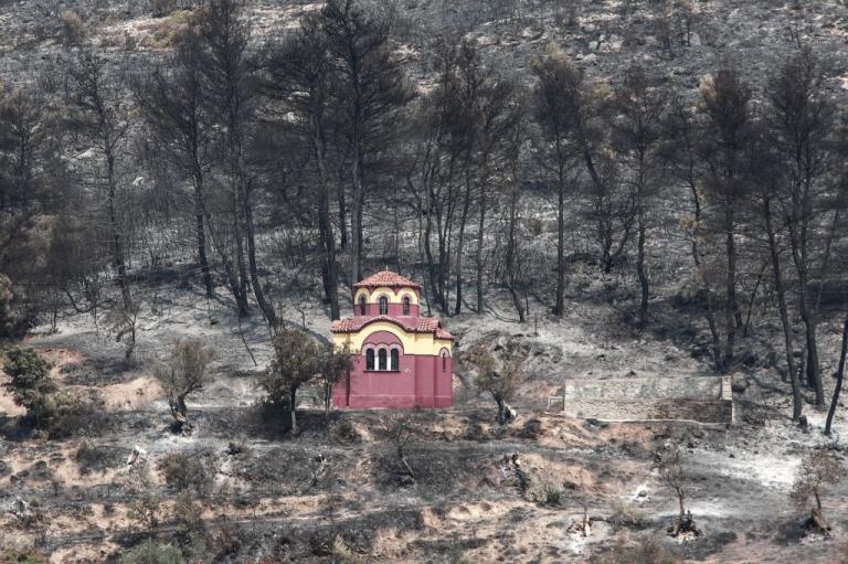 Εύβοια: Μάχη με τις φλόγες στη χαράδρα – Μεγάλη κινητοποίηση εναέριων μέσων πριν πέσει η νύχτα
