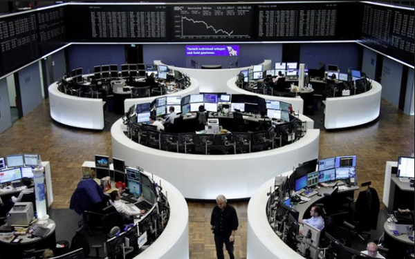 «Γκρεμίζονται» τα ευρωπαϊκά χρηματιστήρια στη σκιά των δηλώσεων Τραμπ