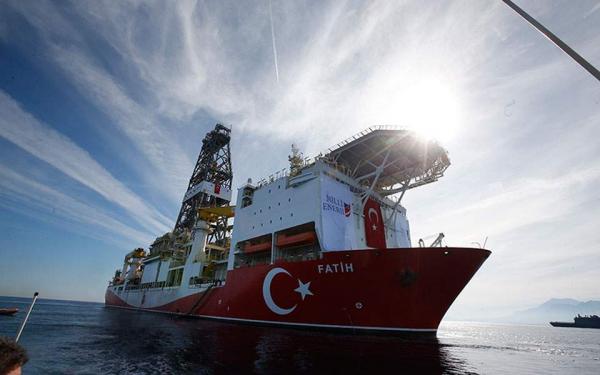 Στο κόκκινο η τουρκική προκλητικότητα: Κλιμάκωση απειλών και νέες παράνομες γεωτρήσεις