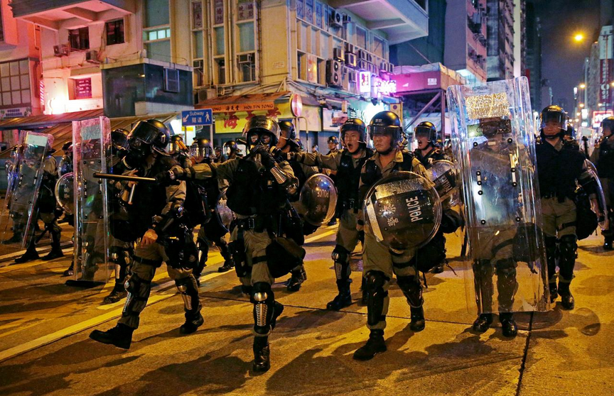 Χονγκ Κονγκ: Βίαιες συγκρούσεις αστυνομίας - ακτιβιστών και δεκάδες συλλήψεις