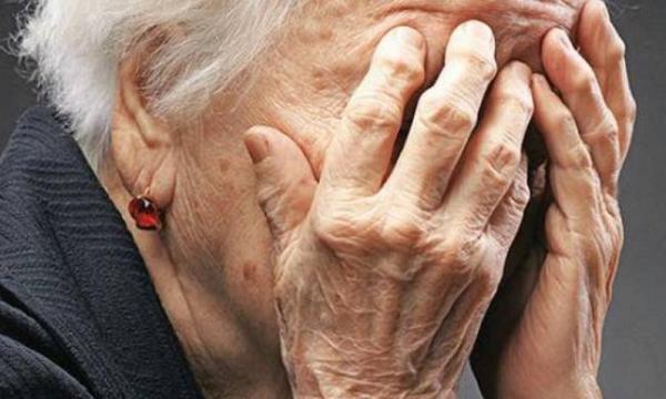 Εισέβαλαν στο σπίτι της 92χρονης ενώ κοιμόταν