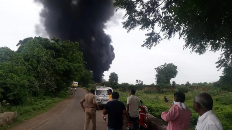 Ινδία: Τουλάχιστον 12 νεκροί από εκρήξεις σε εργοστάσιο χημικών