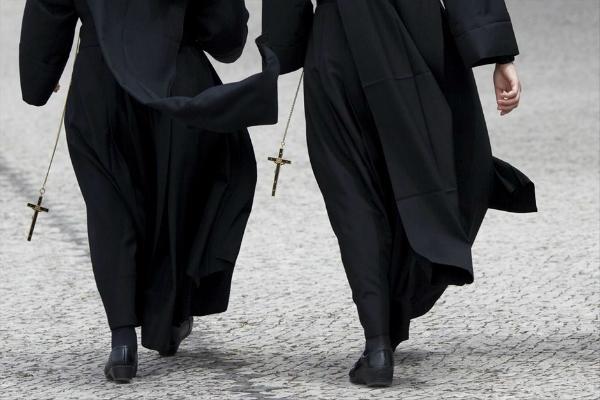 Λαμία: Παρίσταναν τις καλόγριες και «έγδυναν» τους ηλικιωμένους