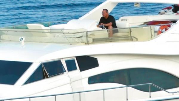 Παρέμβαση της Δικαιοσύνης για τις «μαγκιές» Καμμένου στο Πόρτο Ύδρα