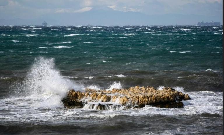 Κάρπαθος: Επτά τραυματίες σε τουριστικό πλοίο λόγω θαλασσοταραχής