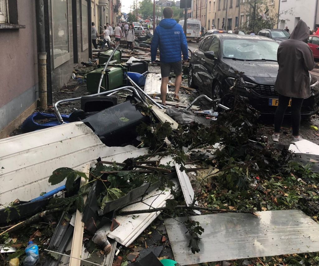 Ανεμοστρόβιλος στο Λουξεμβούργο προκάλεσε εκτεταμένες ζημιές (Εικόνες)