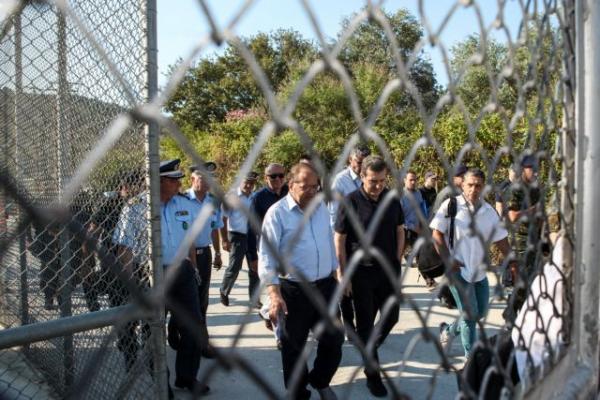 Editorial Ta Nea: Humanitarianism