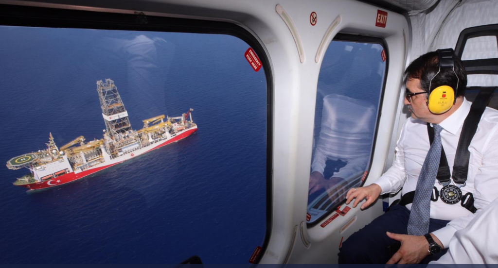 Σόου του τούρκου υπουργού Ενέργειας στο «Γιαβούζ» στη σκιά της ενεργειακής διάσκεψης στην Αθήνα