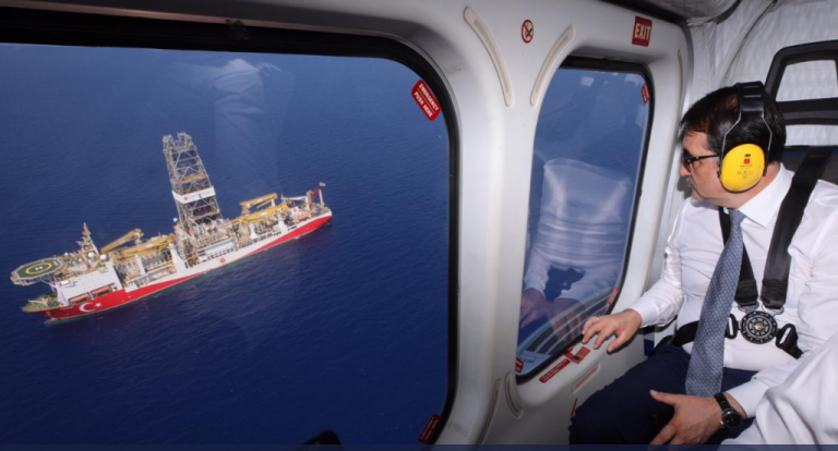 Σόου του τούρκου υπουργού Ενέργειας στο «Γιαβούζ» στη σκιά της ενεργειακής διάσκεψης στην Αθήνα