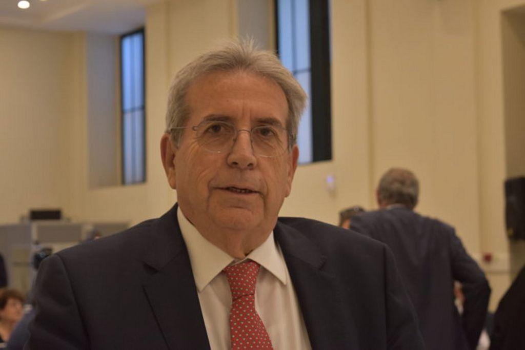 Μπεχράκης: Να παύεται από τη θέση του όποιος υπουργός γίνεται παραβάτης του αντικαπνιστικού νόμου