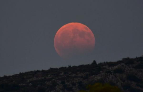 Πανσέληνος Αυγούστου: To ένα και μοναδικό χαρακτηριστικό που την κάνει να ξεχωρίζει