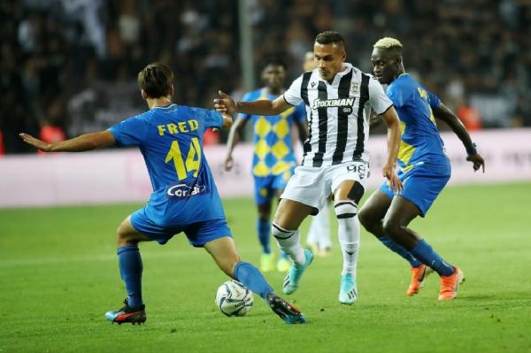 «Γκολ» από τα αποδυτήρια ο Παναιτωλικός