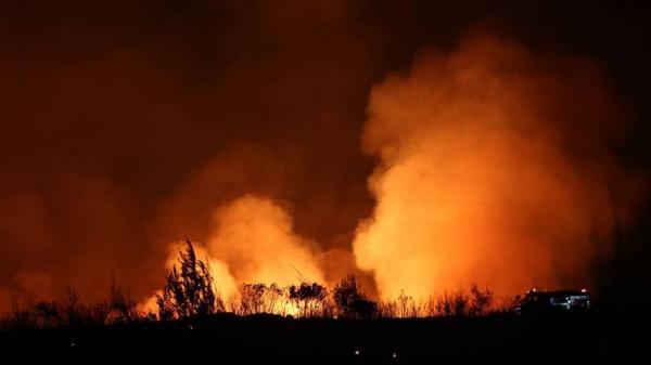 Πυρκαγιά κοντά σε εργοστάσια στη Μεταμόρφωση Αττικής