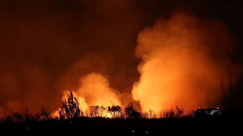 Μεγάλη πυρκαγιά στην Εύβοια – Εκκενώθηκε μοναστήρι, συναγερμός σε τρία χωριά