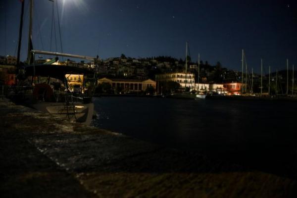 ΔΕΔΔΗΕ : Αποκαταστάθηκε η ηλεκτροδότηση σε όλο το νησί του Πόρου