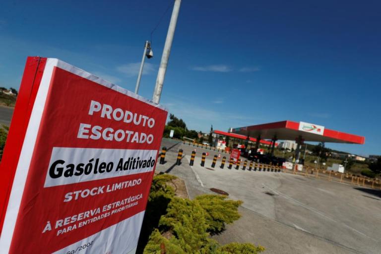 «Εισβολή» πορτογάλων οδηγών στην Ισπανία προς εξεύρεση καυσίμων