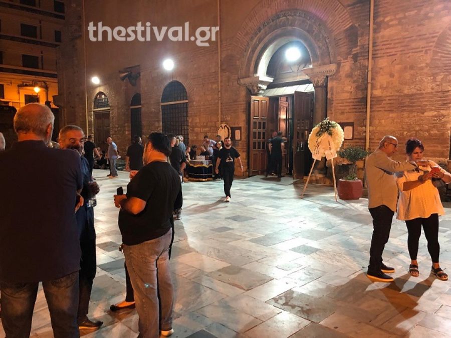 Θεσσαλονίκη : Σε λαϊκό προσκύνημα η σορός του Γιώργου Ποζίδη