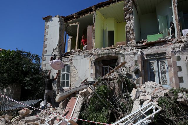 Σεισμοπαθείς Μυτιλήνης: Μόλις 10 οικοδομικές άδειες δύο χρόνια μετά τα 6,3 Ρίχτερ