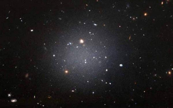 Ανακαλύφθηκαν 39 γιγάντιοι αχνοί γαλαξίες, αόρατοι έως τώρα