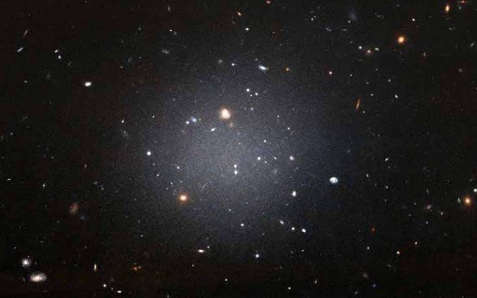 Ανακαλύφθηκαν 39 γιγάντιοι αχνοί γαλαξίες, αόρατοι έως τώρα