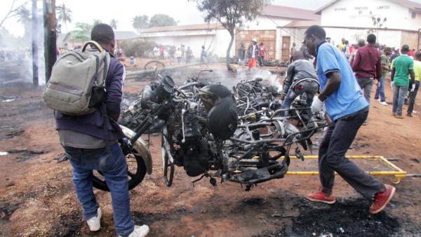 Τανζανία: Εξήντα εννέα νεκροί από την έκρηξη βυτιοφόρου