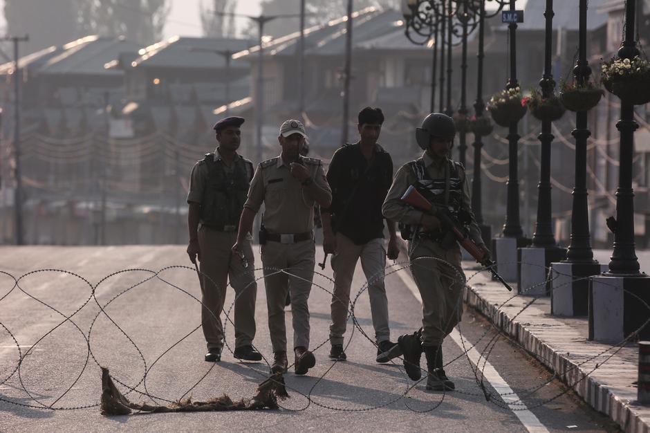 Ένταση στις σχέσεις Ινδίας – Πακιστάν μετά την ανάκληση της αυτονομίας του ινδικού Κασμίρ