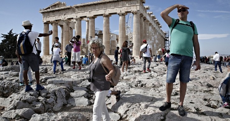 Ερευνα: Ποιοι είναι οι καλύτεροι τουρίστες για την Ελλάδα, που μένουν, πόσα ξοδεύουν | in.gr