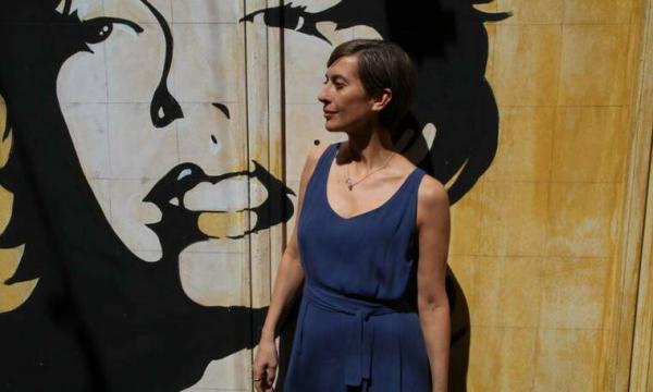 Η Βίκυ Βολιώτη αποχαιρετά τους συνεργάτες της στο «Λόγω Τιμής»