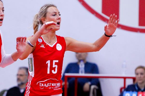 Η Χίπε ανυπομονεί να φορέσει ξανά τη φανέλα του Ολυμπιακού