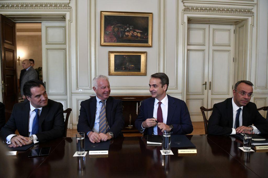 Τα «στοιχήματα» της κυβέρνησης για τον Σεπτέμβριο – Η ανομία, το άσυλο και το σχέδιο για φοροελαφρύνσεις