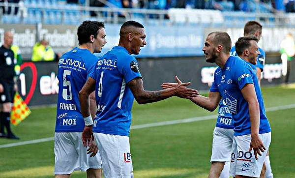 Η ΑΕΚ τσεκάρει τον Ρούμπεν Γκάμπριελσεν