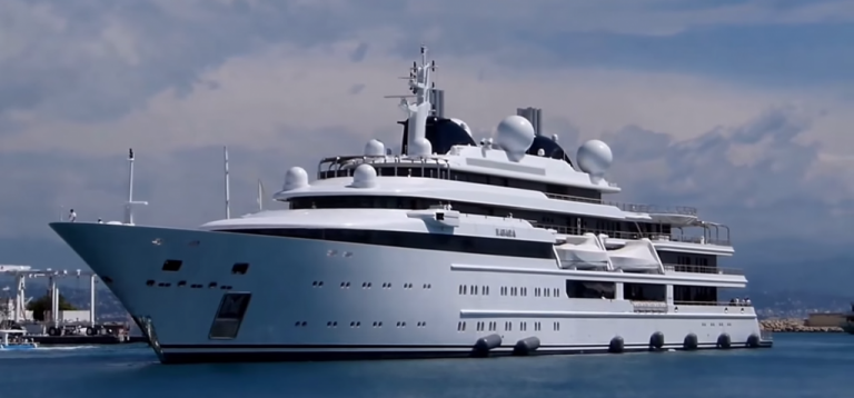 Πολυτελής θαλαμηγός 124 μέτρων πρώην Εμίρη του Κατάρ στην Κέρκυρα