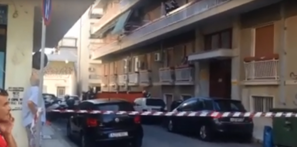 Πάτρα: Λήξη συναγερμού για την γυναίκα που απειλούσε να πέσει στο κενό